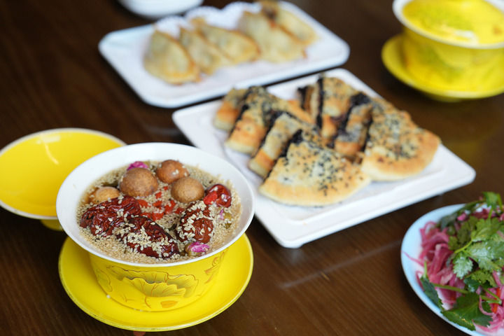 超市推火锅堂食再拼“餐饮+”